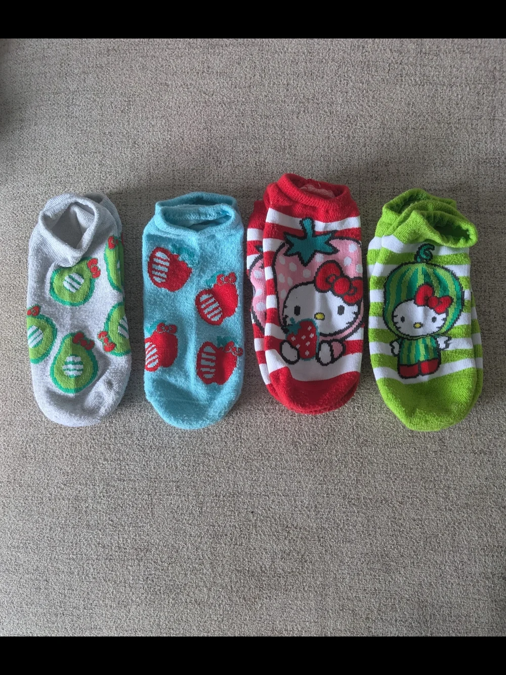 Hello Kitty No-Show Socks - Fruit Print (Set of 4)